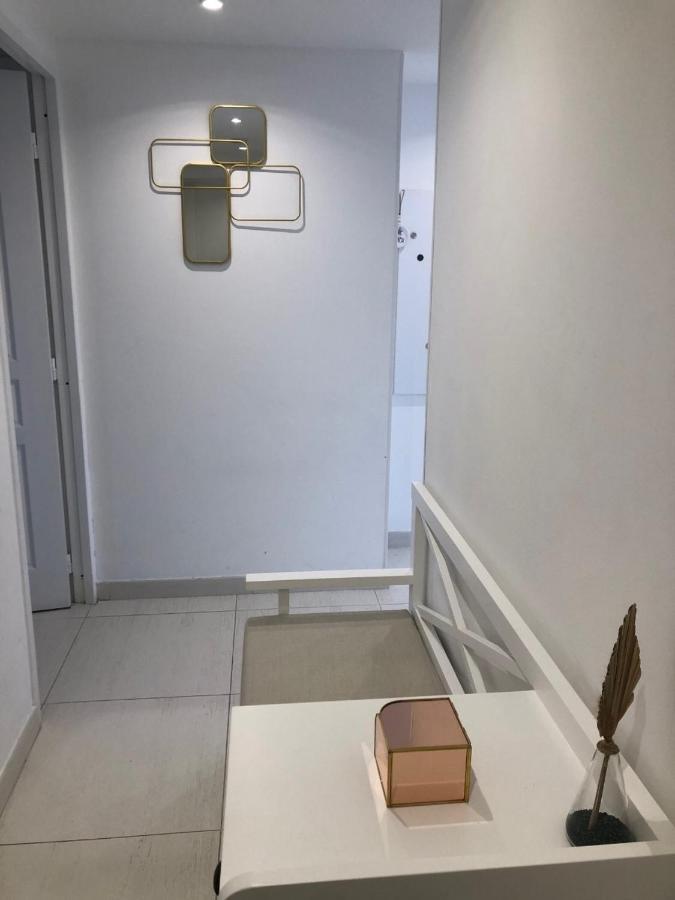 Appartement Montfleury, 2 Terrasses, 2 Chambres , 2 Sdb , Pkg Prive Piscine, 15 Min Walk To Croisette Beach And Palais Des Festivals Cannes Eksteriør billede